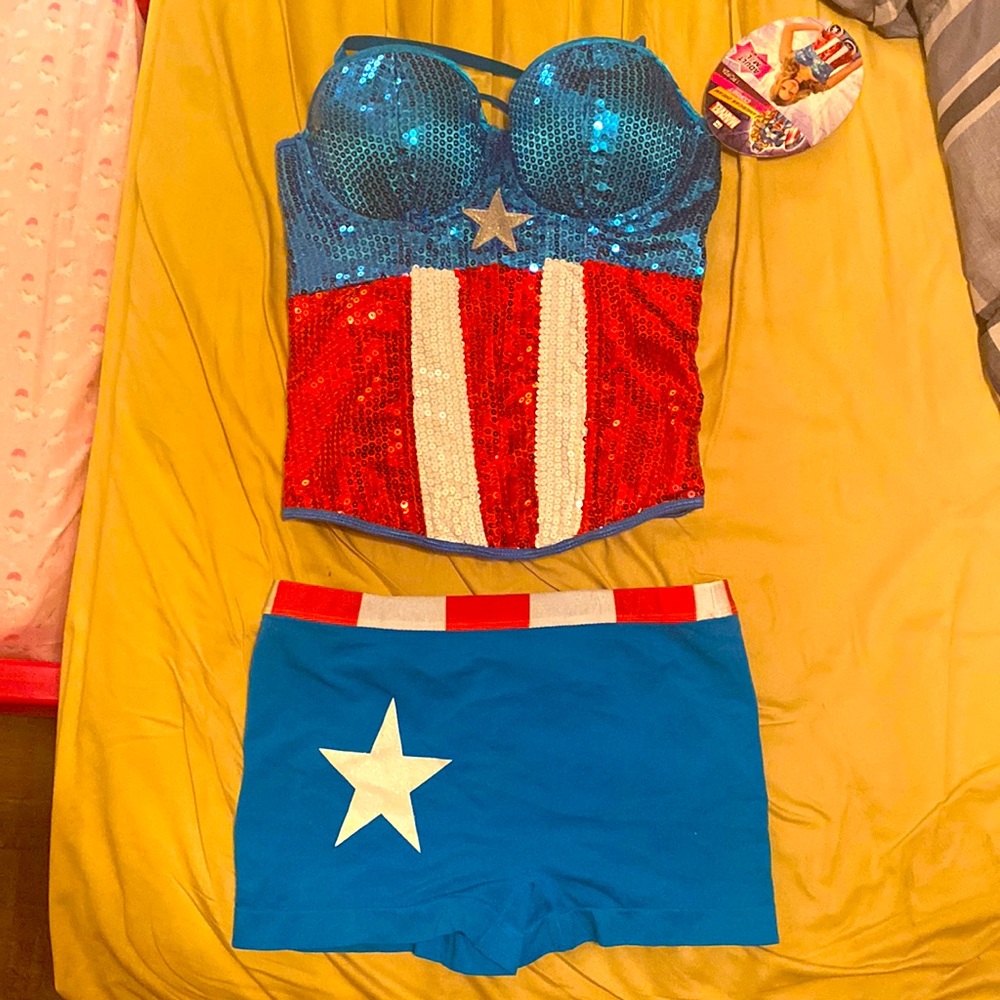 Capital America corset and boy shorts